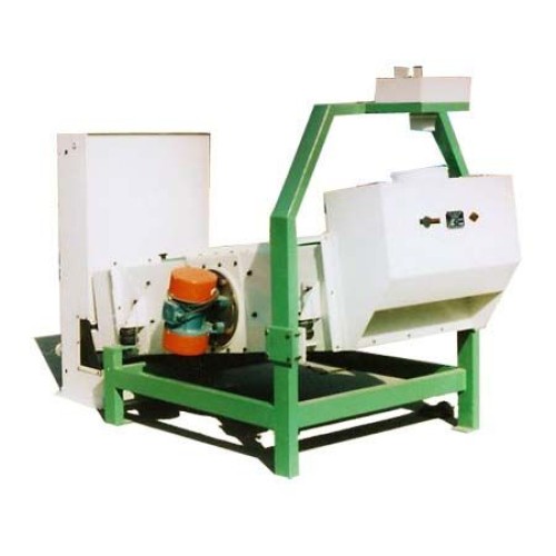 Sawdust wood crusher for waste and logs